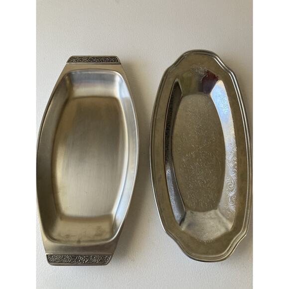 (2) Silver Style Serving Trays - Picture 1 of 8